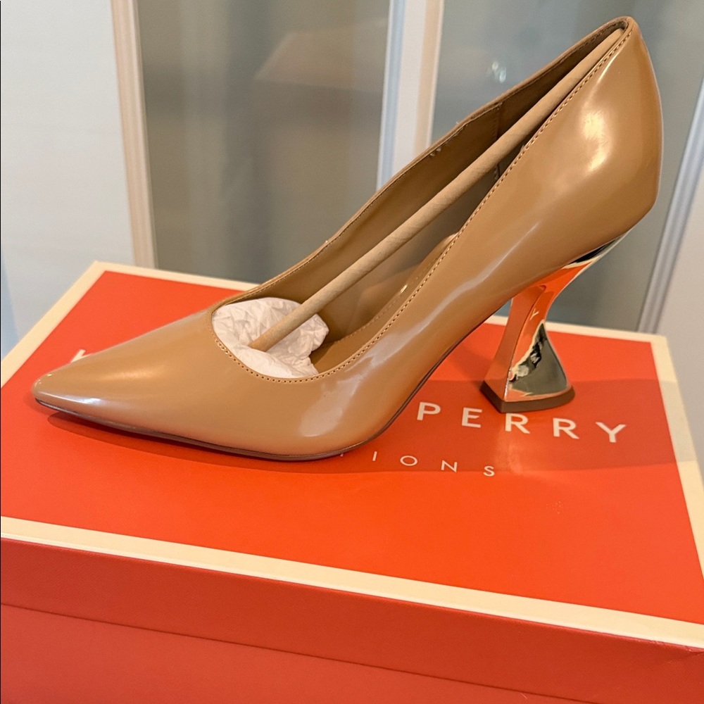 NWT - Nude Patent Pointed Toe Pump with Metallic Heel